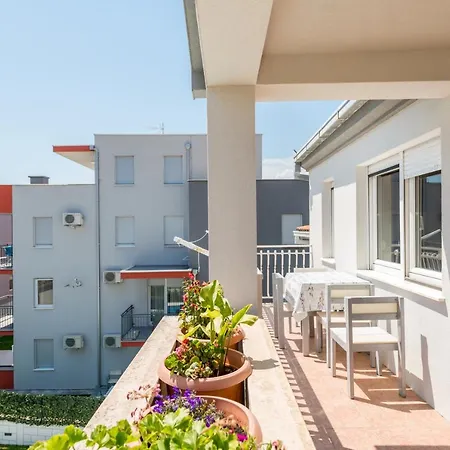 شقة Apartman Maestral 1