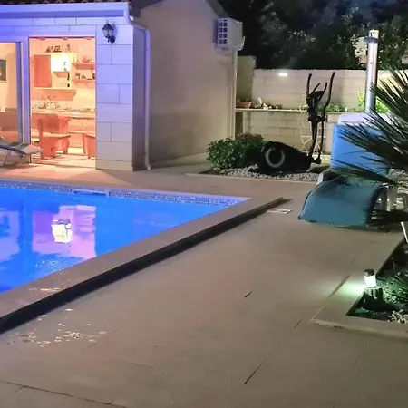 Apartman Maestral 1 *