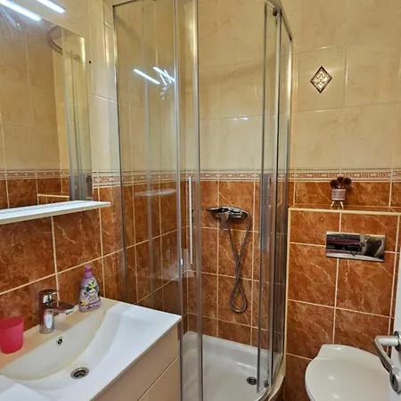 Апартаменти Apartman Maestral 1 *