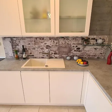 Maestral 1 Apartment Split