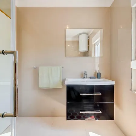 Apartman Maestral 1 *