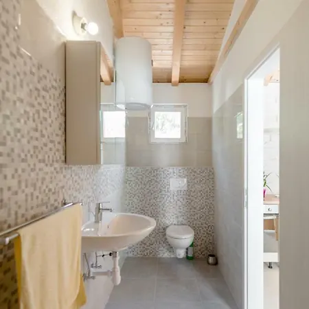 Apartman Maestral 1 شقة