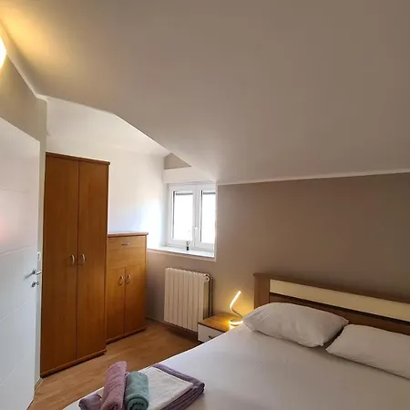 Apartment Maestral *